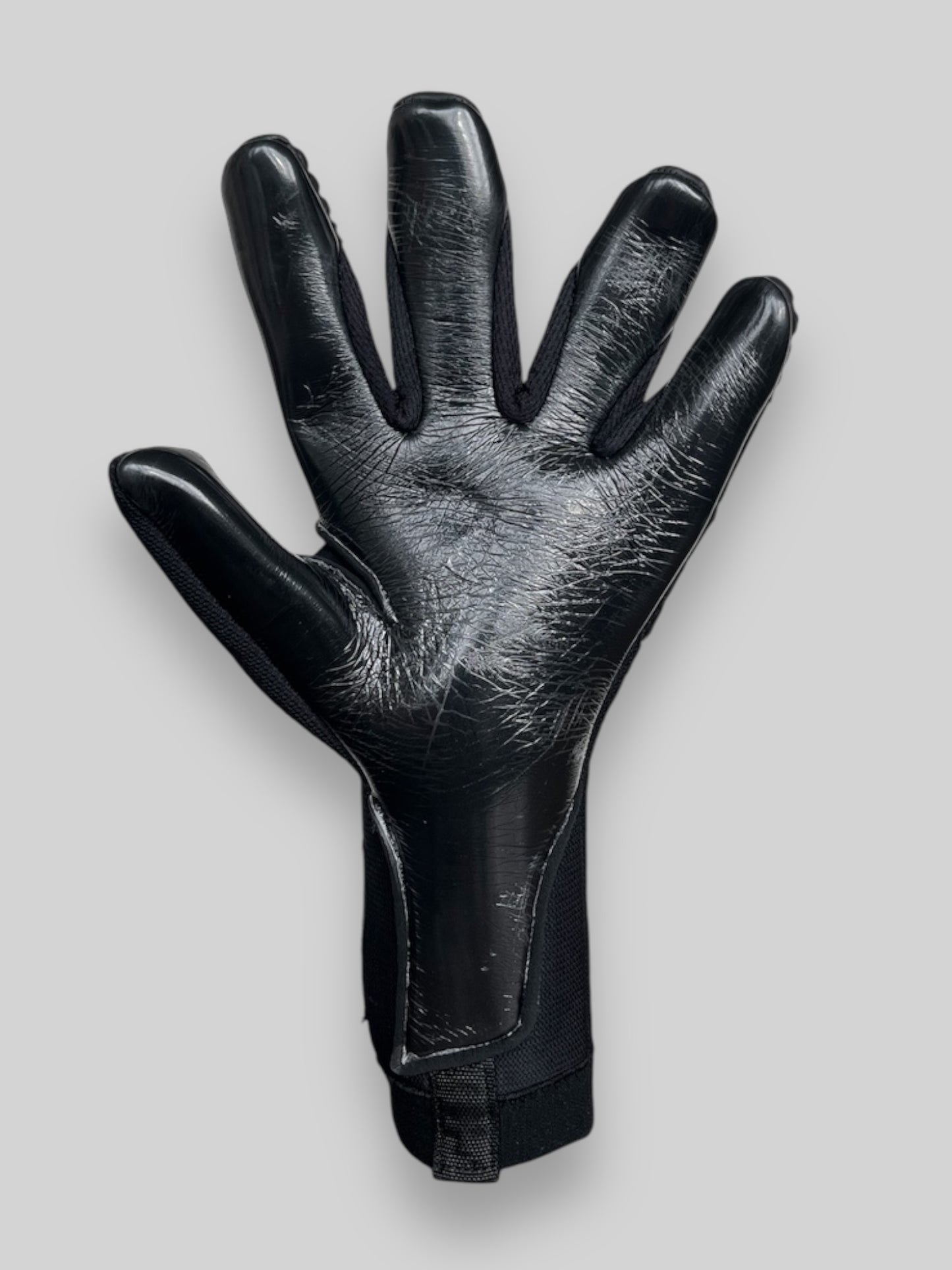 Chromatic Elite - Black - Professional Goalkeeper Gloves 4