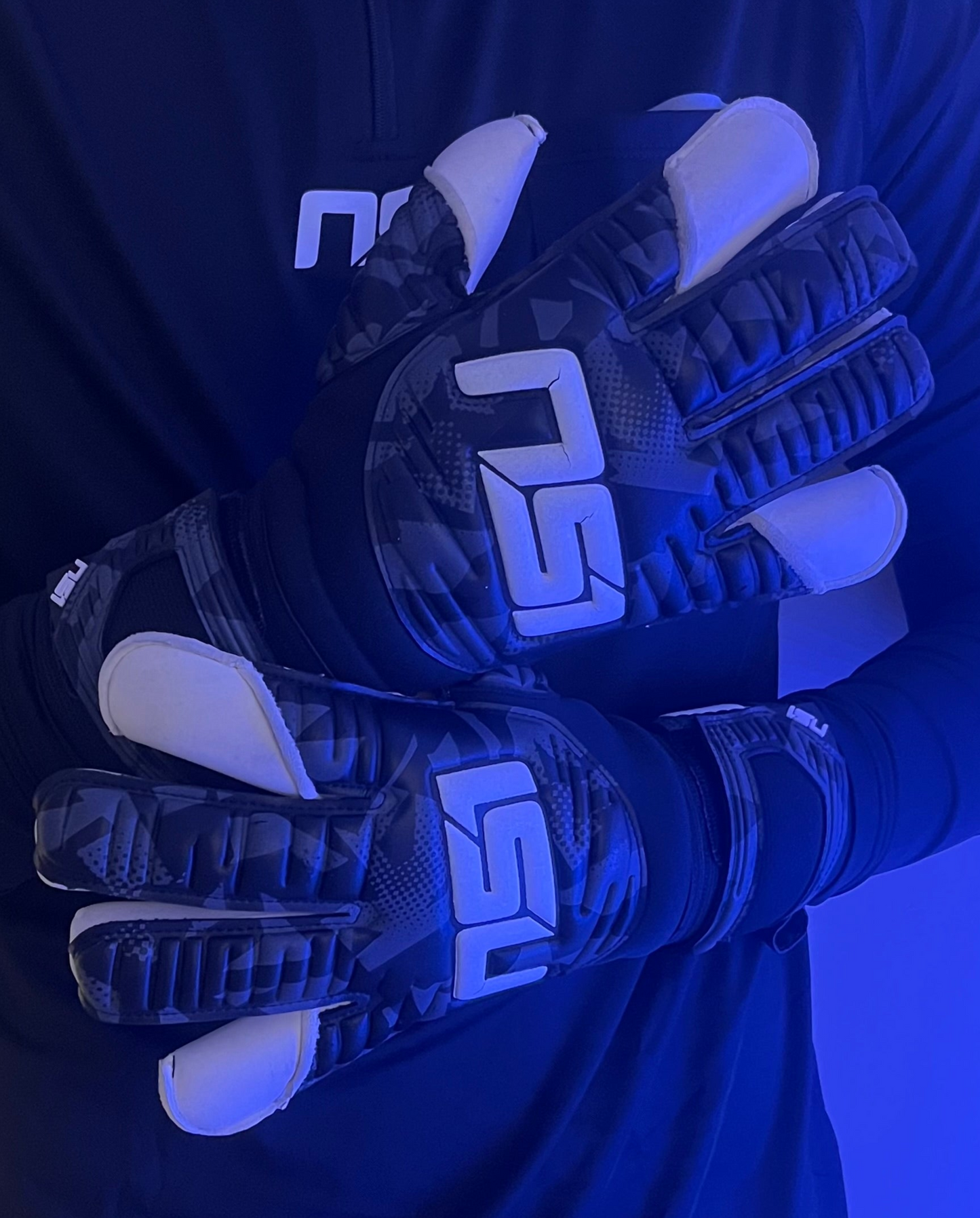 Sentinel - Professional Goalkeeper Gloves 4